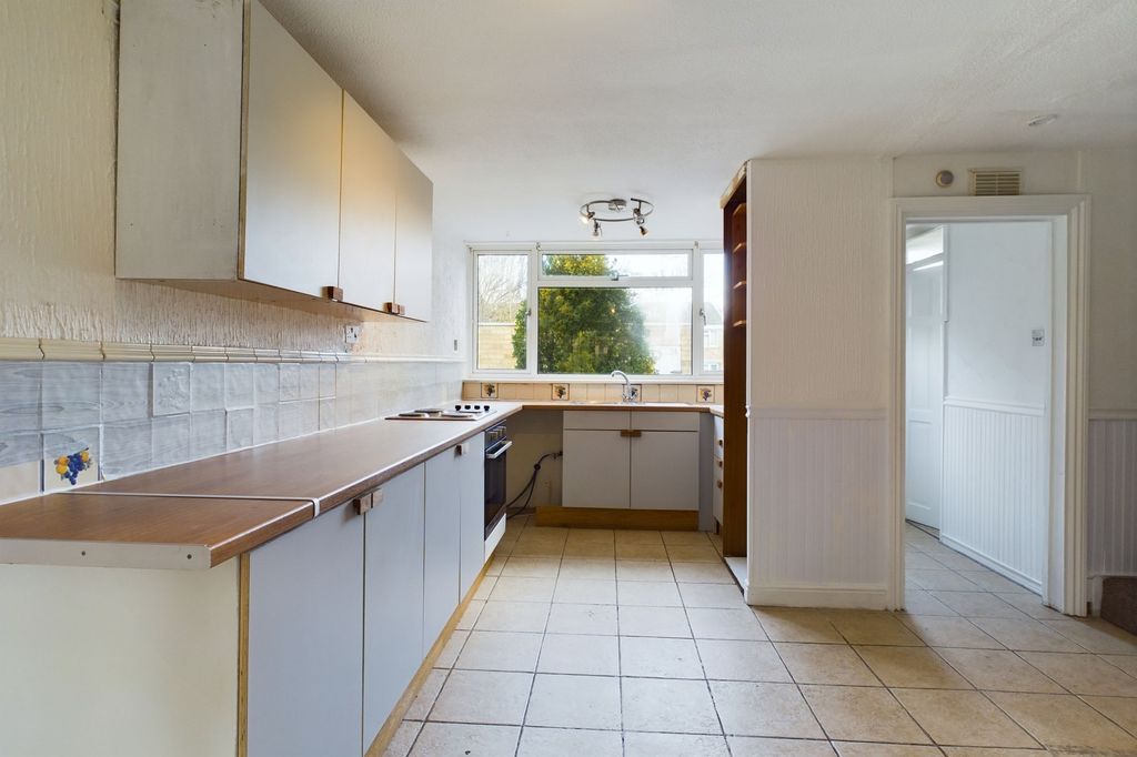 Property photo 3 of 9