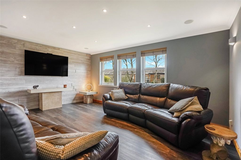 Property photo 2 of 26 Picture No. 16