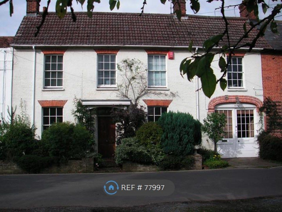 Property photo 2 of 11 Arched Entrance To House & Stable Flat
