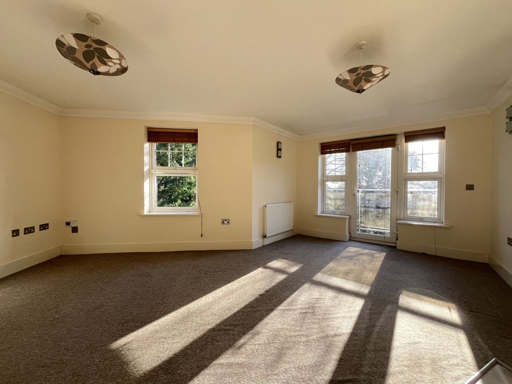 Property photo 3 of 9 Living Room
