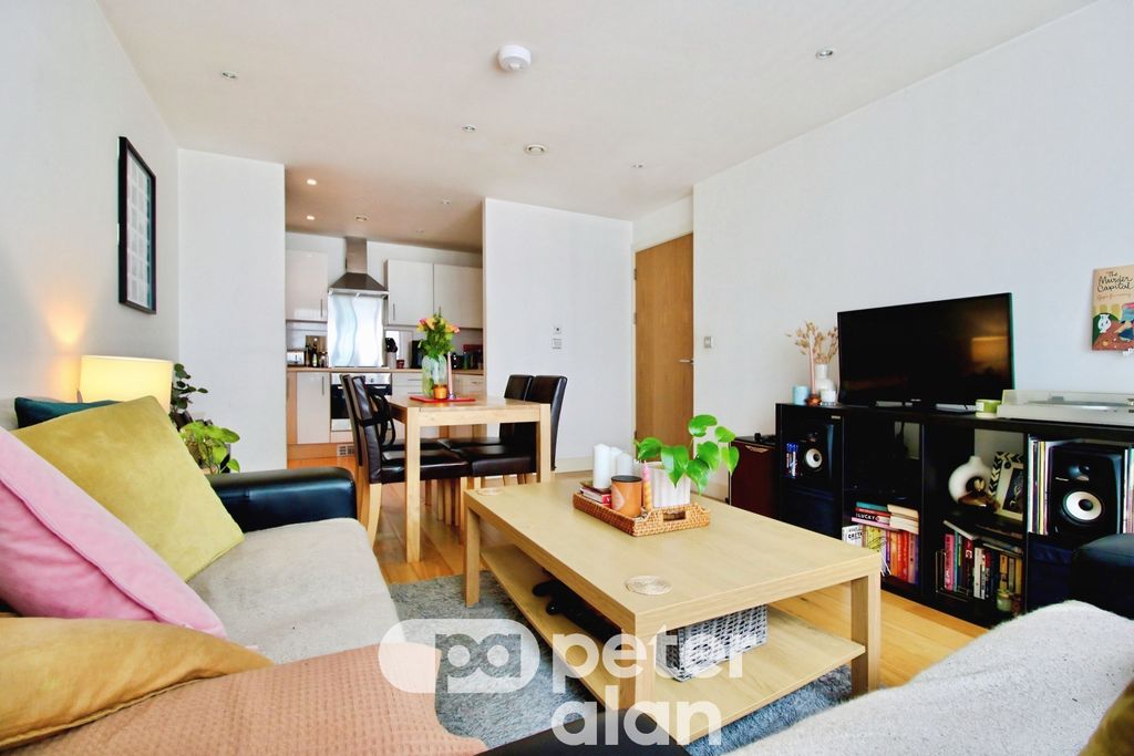 Property photo 3 of 10 Living Room