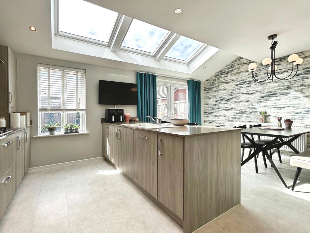 Property photo 2 of 25 Pbox-Img.Jpg