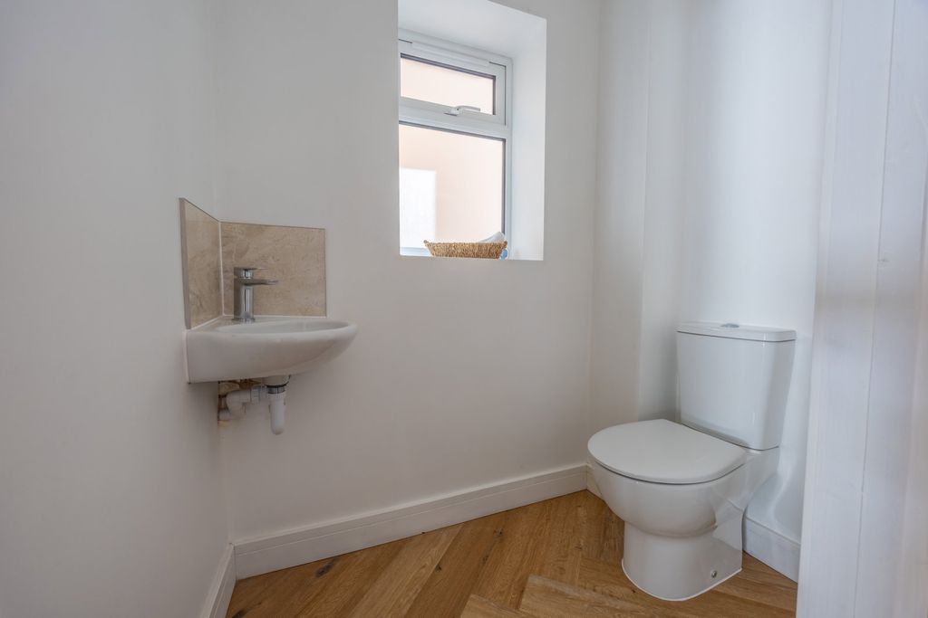 Property photo 3 of 30