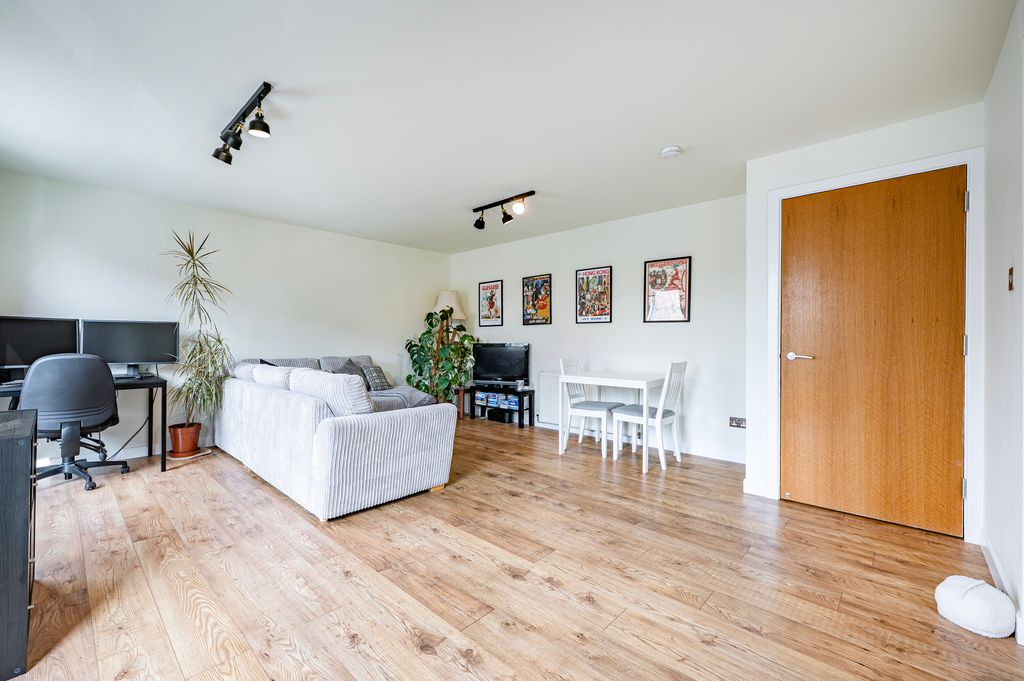Property photo 3 of 36