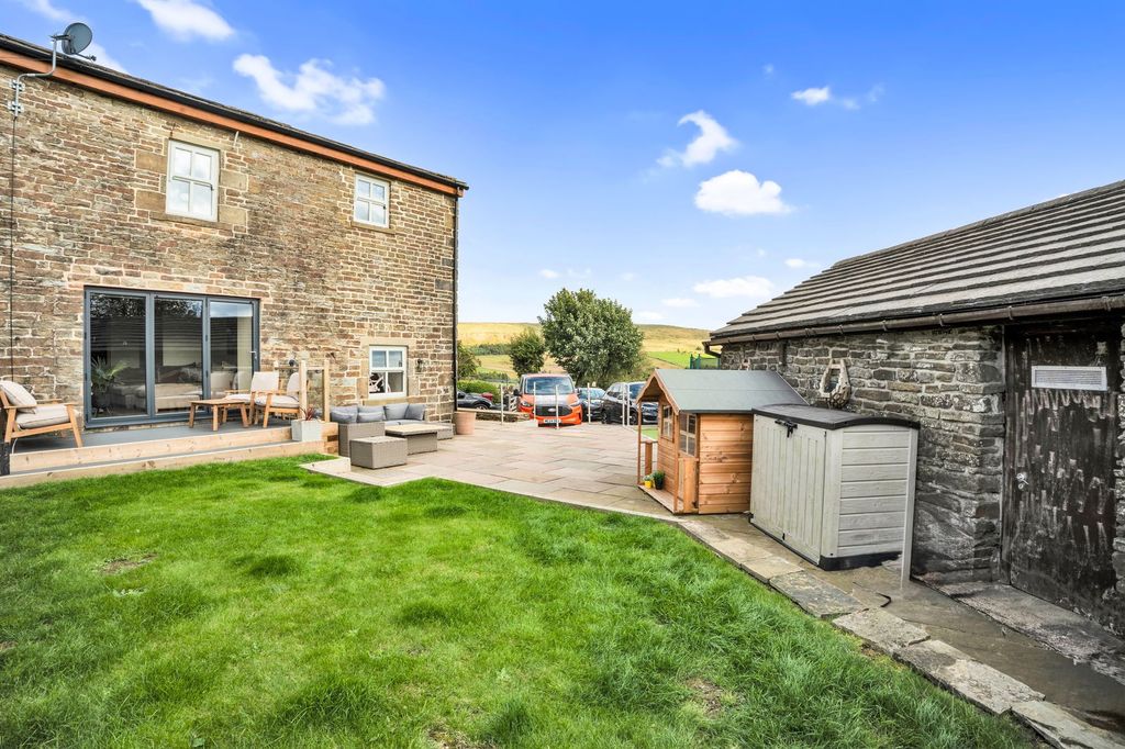 Property photo 3 of 43