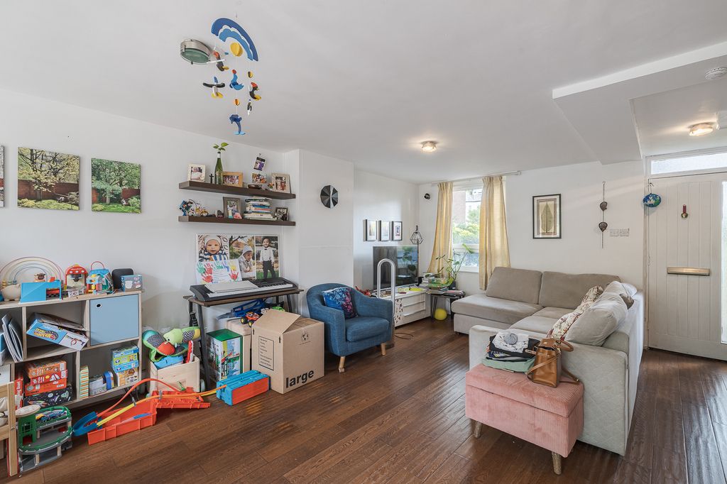 Property photo 2 of 17