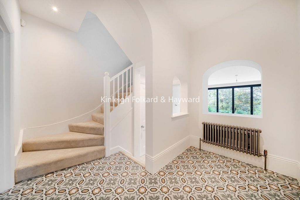 Property photo 3 of 15 Hallway