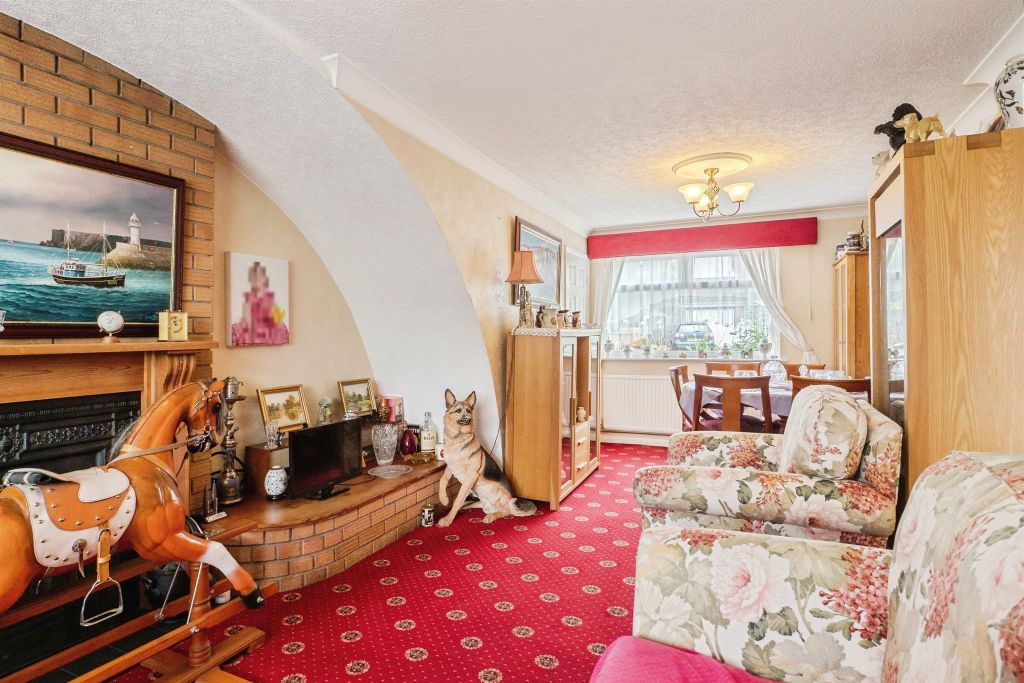 Property photo 2 of 19