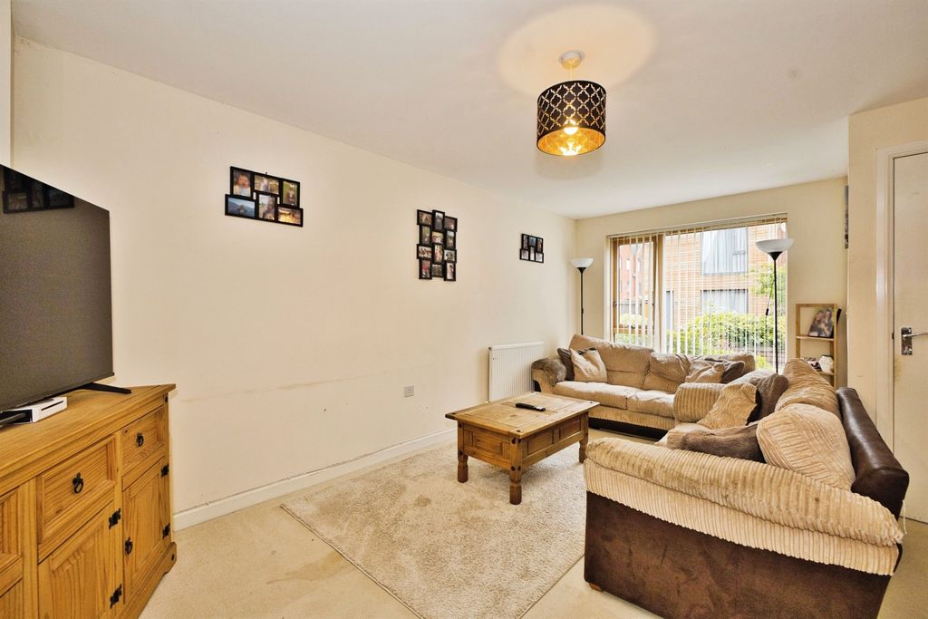 Property photo 3 of 15