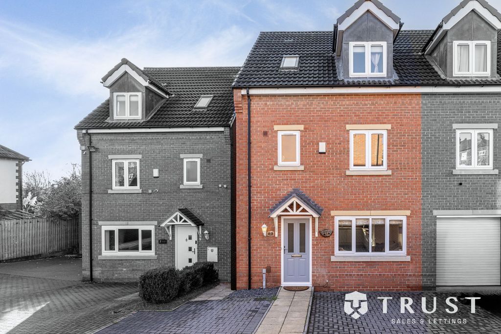 Property photo 1 of 40