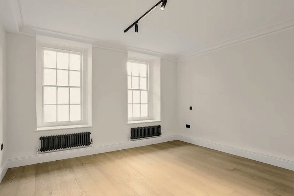 Property photo 3 of 16 Photo 2