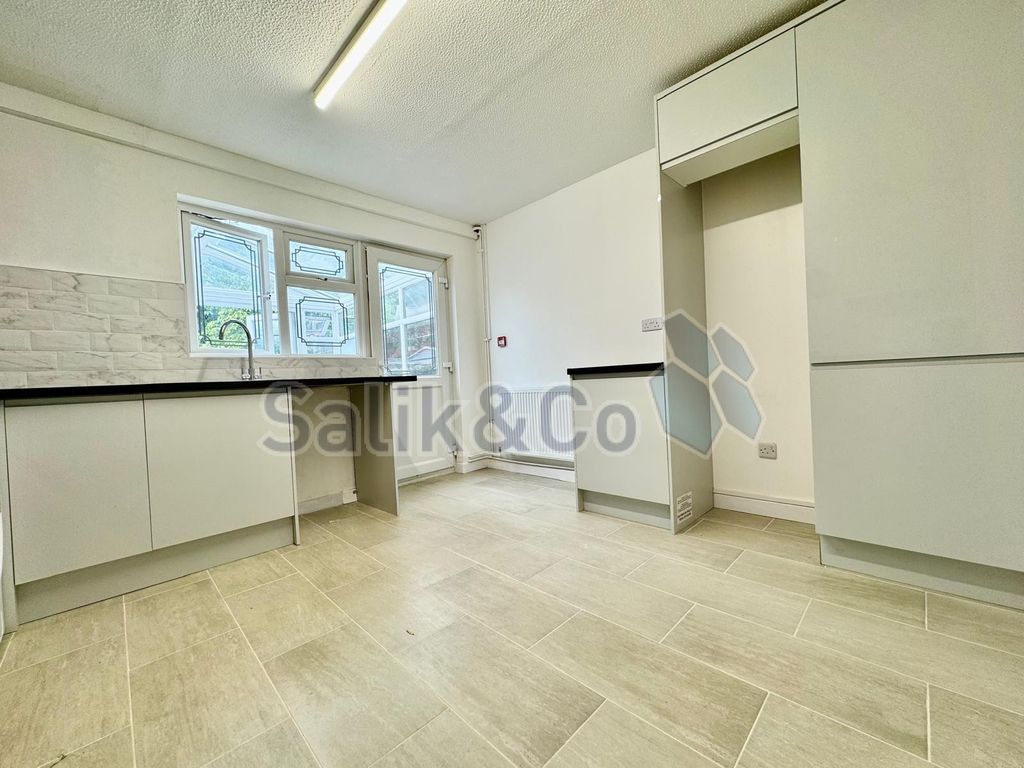 Property photo 2 of 11 Image 2
