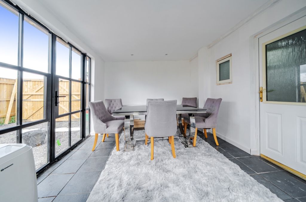 Property photo 3 of 29 1439904-3-6A0B09585d3A4