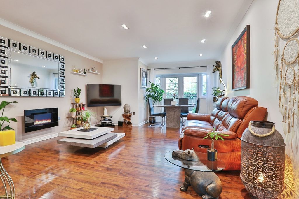 Property photo 3 of 18 Pbox-Img.Jpg