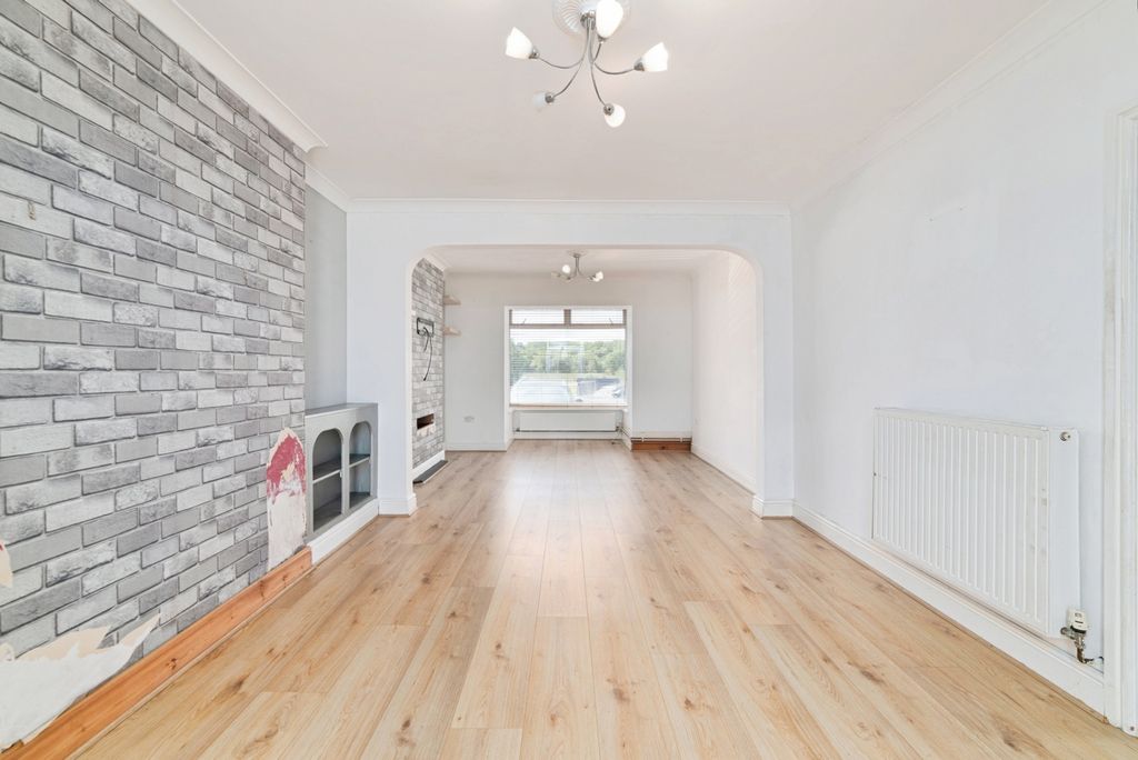 Property photo 3 of 24 Pbox-Img.Jpg