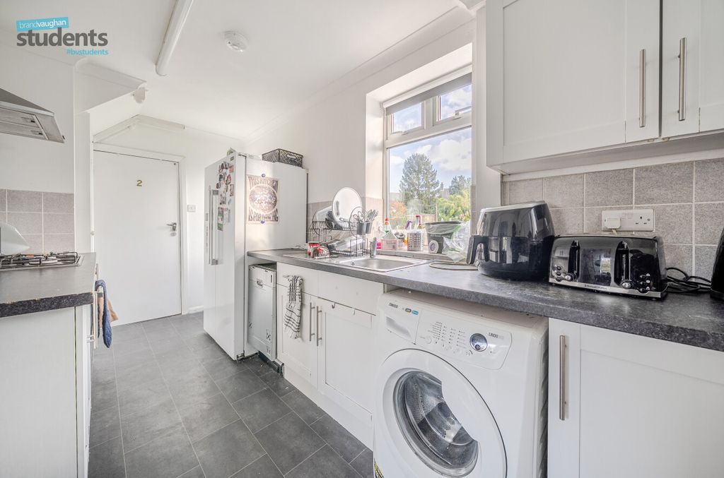 Property photo 2 of 11 1c4Ff81B-5c27-491...