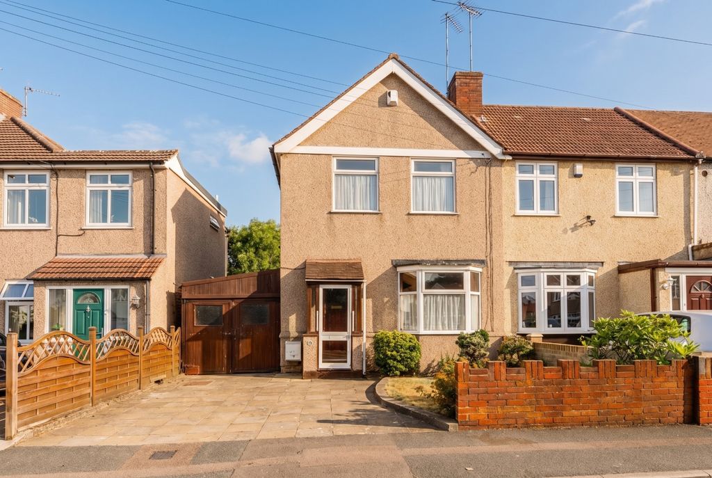 Property photo 1 of 17 5243400