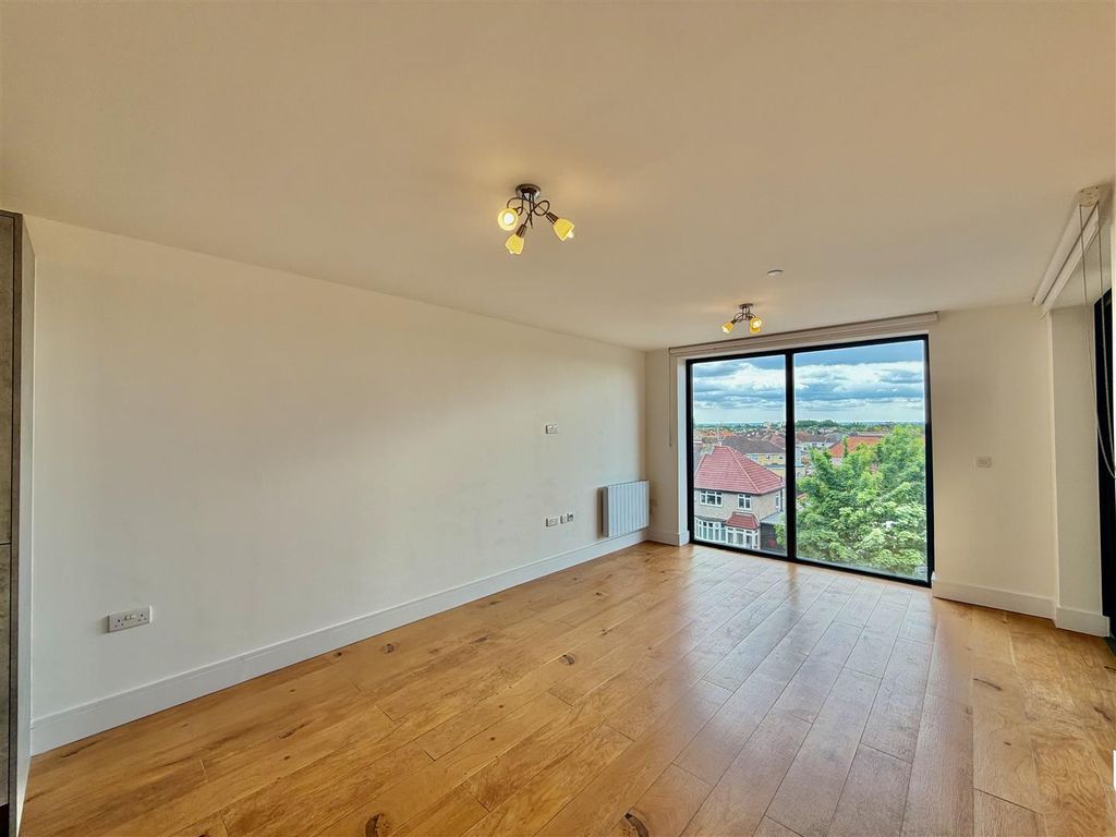 Property photo 2 of 8 Reception Room