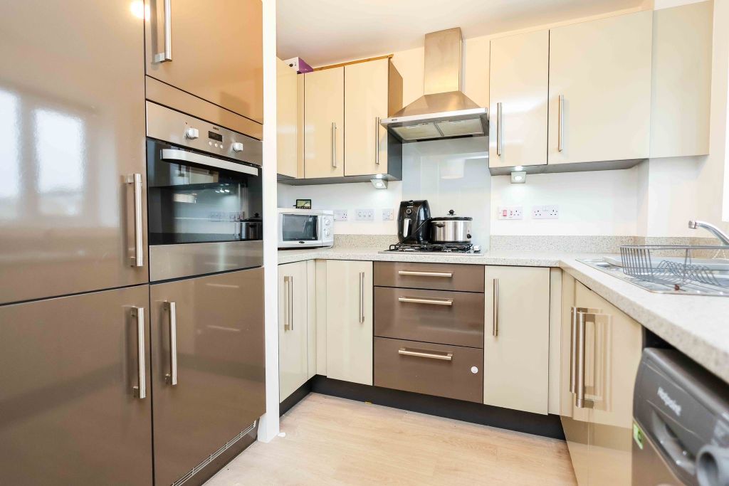 Property photo 2 of 17 Image