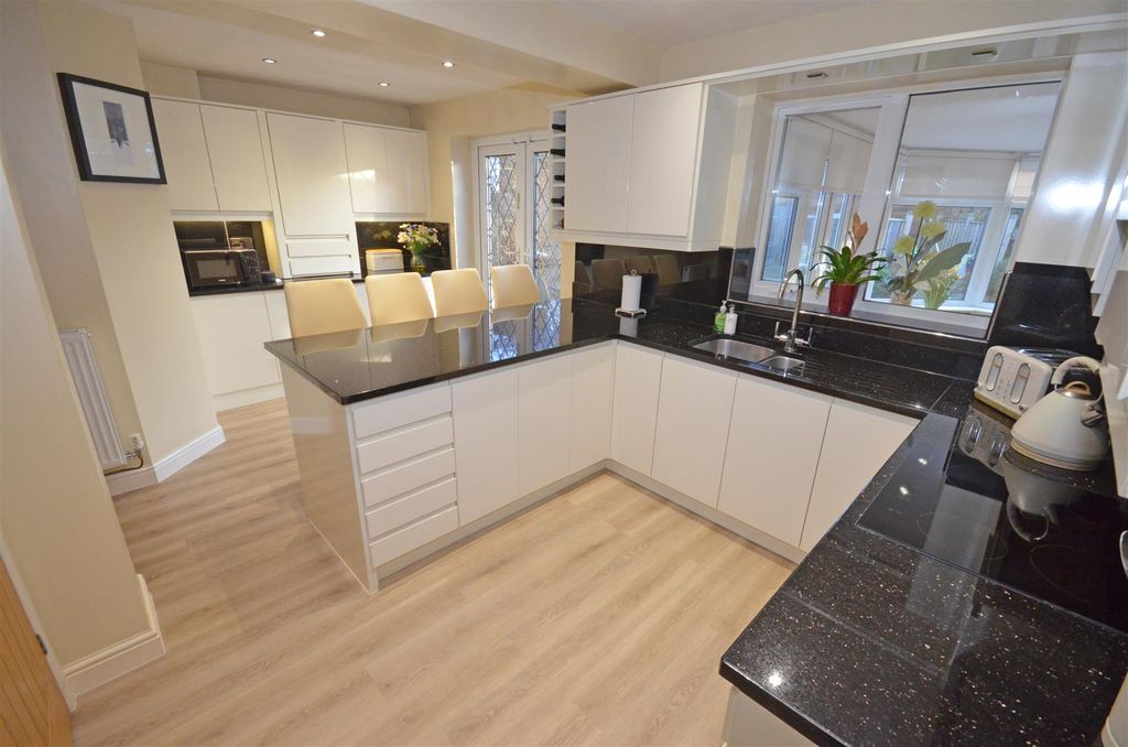 Property photo 3 of 41 01B.Jpg