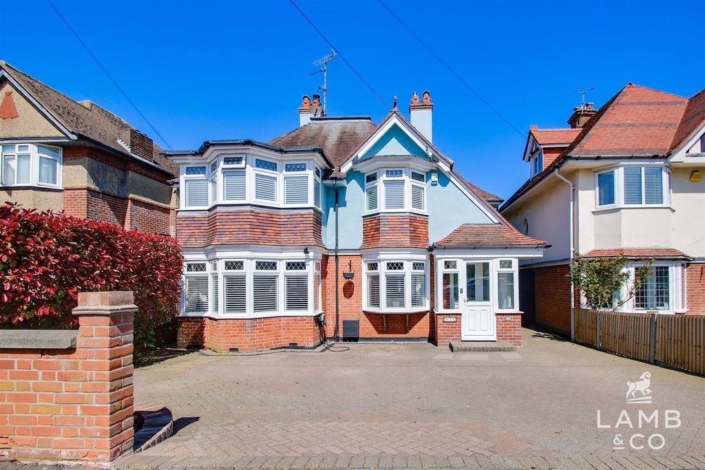 Property photo 1 of 52 Front