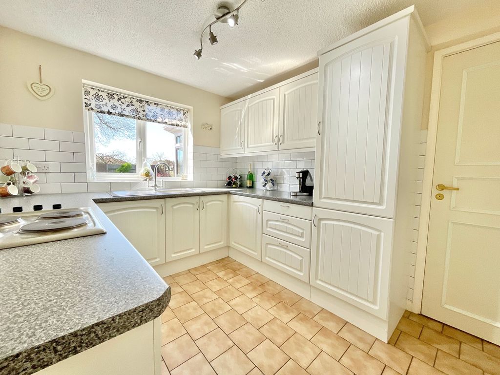 Property photo 2 of 32