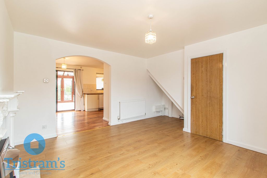 Property photo 3 of 27