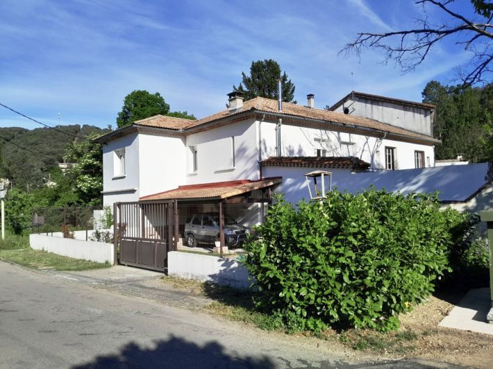 Property photo 3 of 31