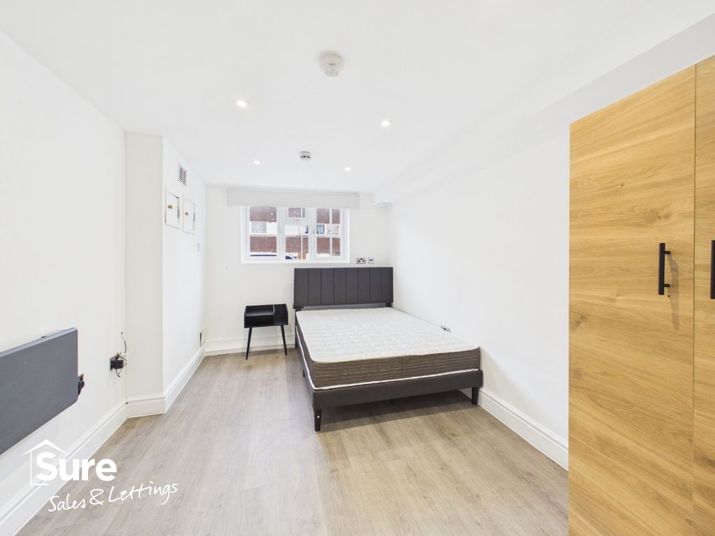 Property photo 3 of 14 5521973