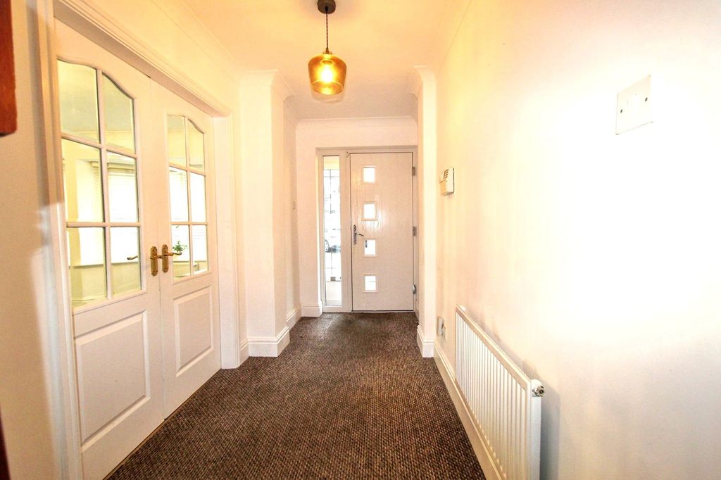 Property photo 2 of 23