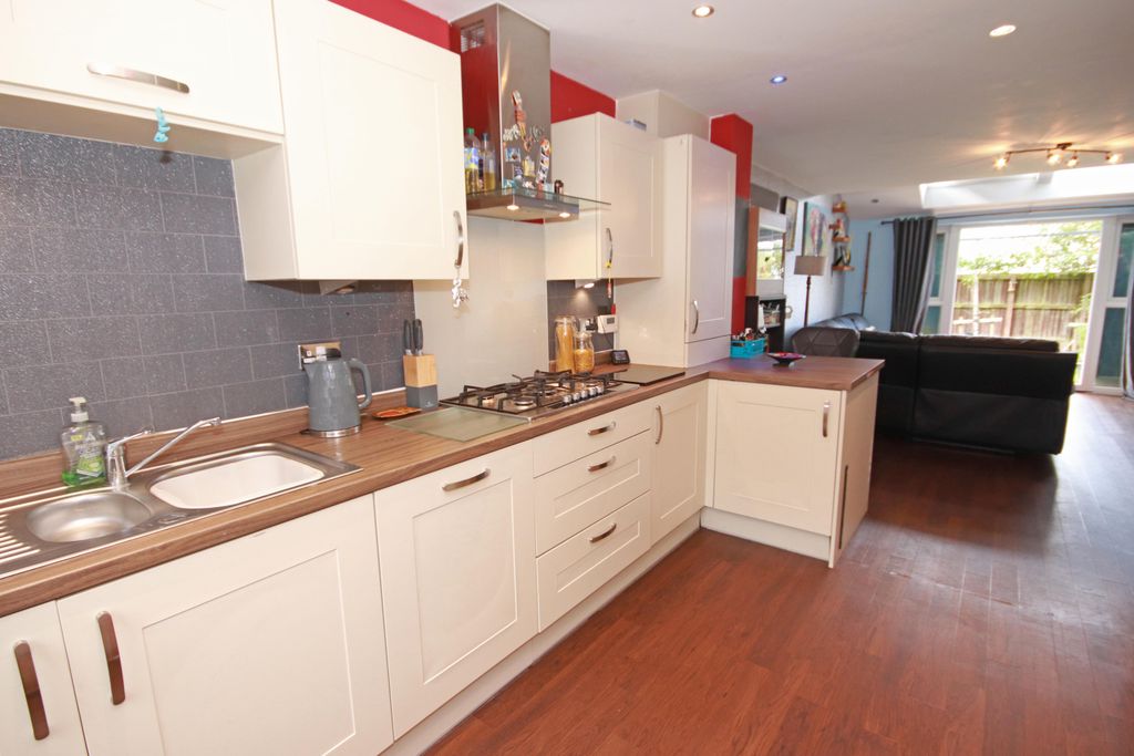 Property photo 2 of 12
