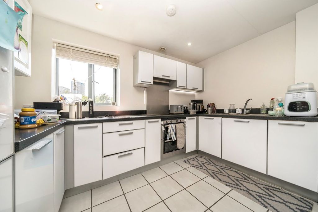 Property photo 2 of 3