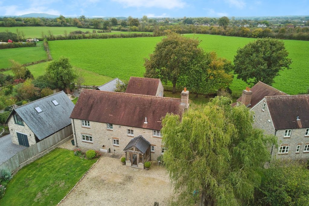 Property photo 1 of 30