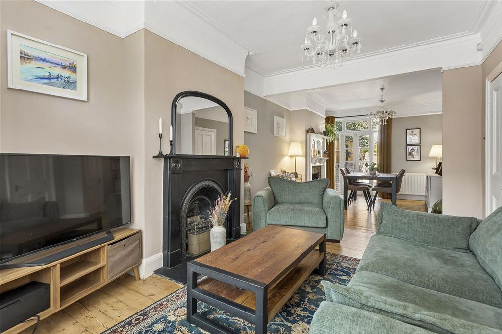 Property photo 2 of 18