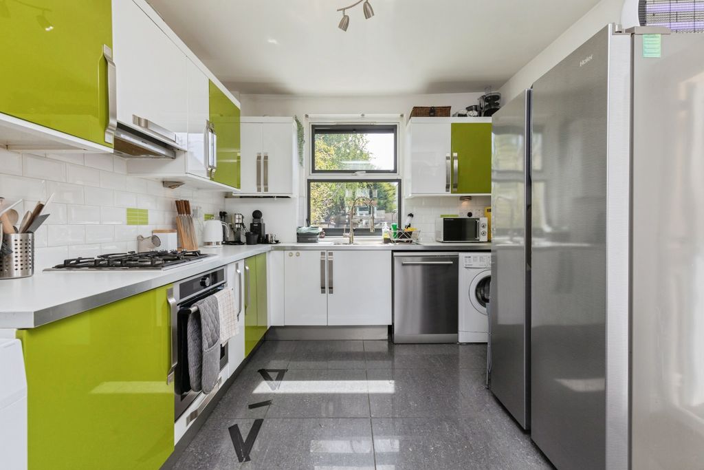Property photo 3 of 18 Kitchen/Dining Area
