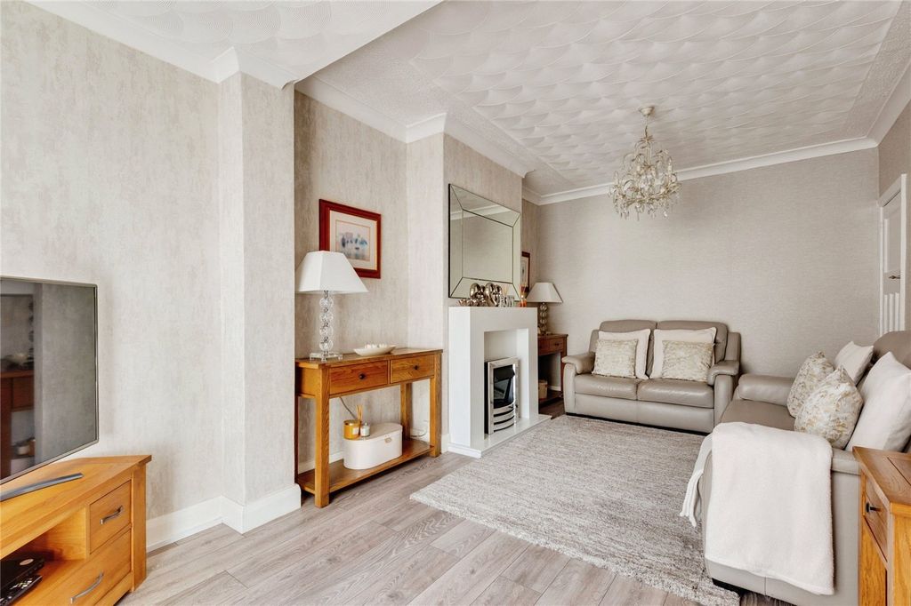 Property photo 3 of 19 Picture No. 27