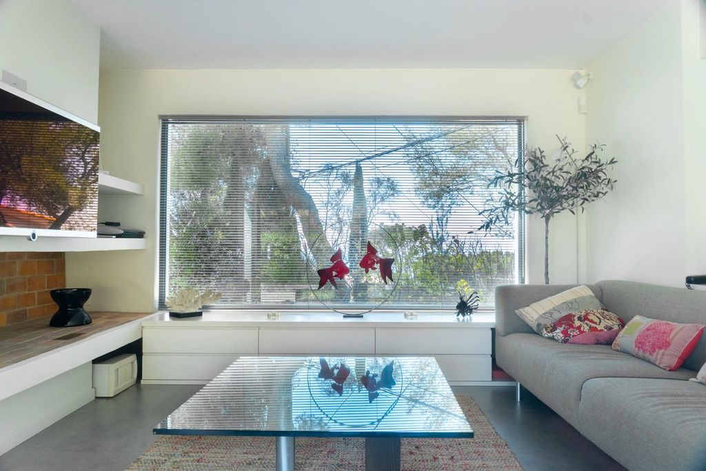 Property photo 2 of 28