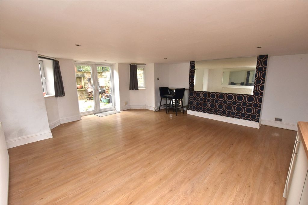 Property photo 3 of 12 Picture No. 03