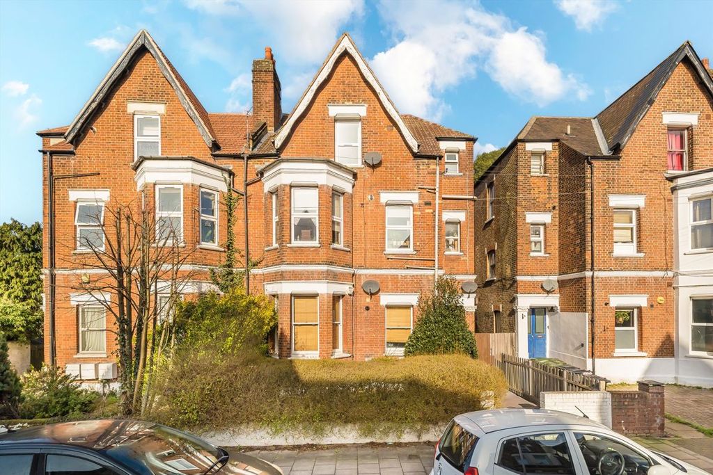 Property photo 1 of 8