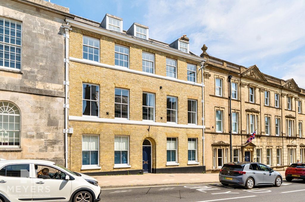 Property photo 3 of 8