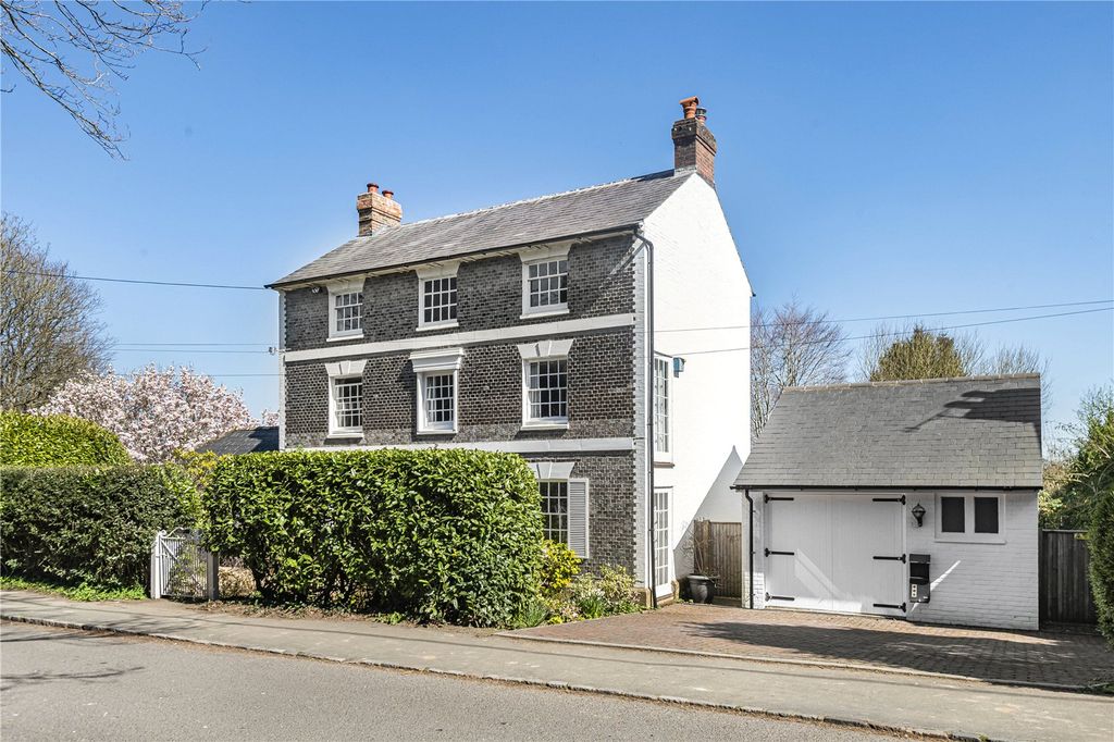 Property photo 1 of 33 Parking & Garage