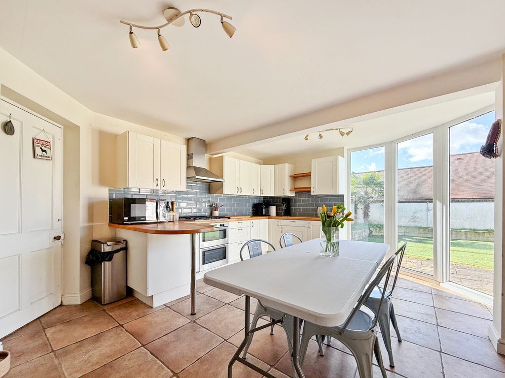 Property photo 2 of 14 4959543