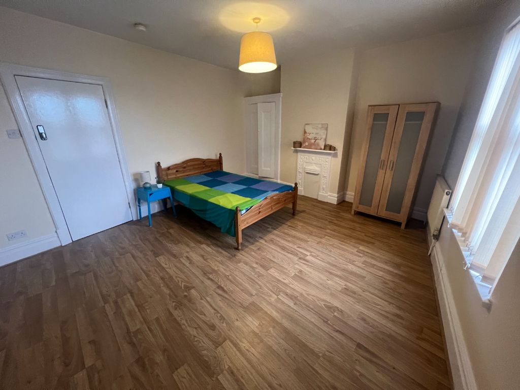 Property photo 3 of 4 4669652