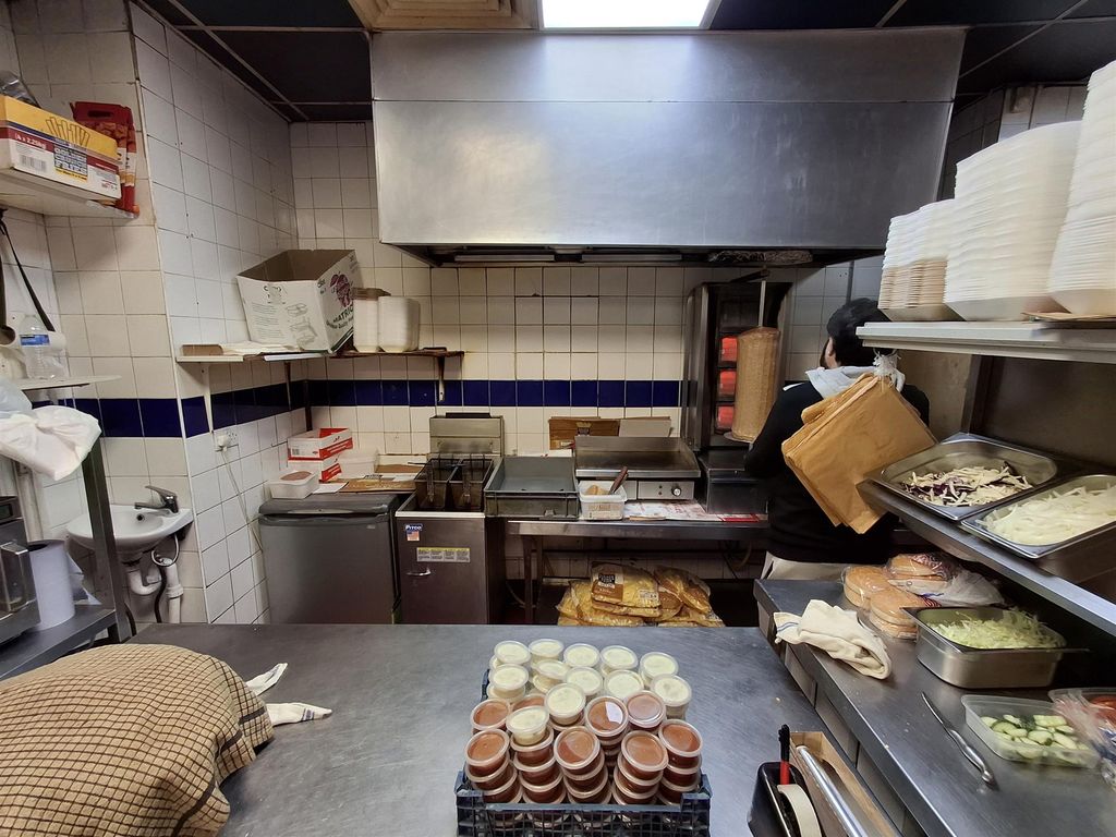 Property photo 1 of 6 Photo 0