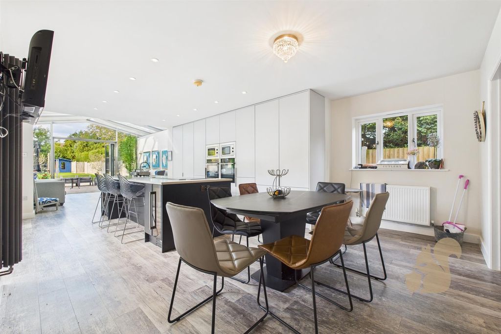 Property photo 2 of 35 Cam03877G0-Pr0266-Still018.Jpg