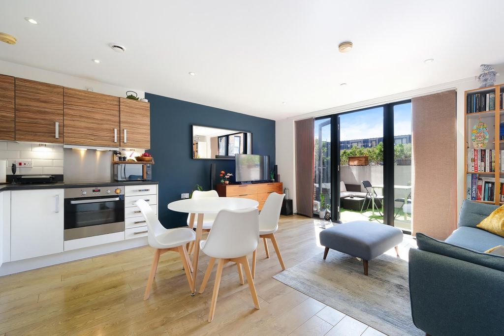 Property photo 1 of 12