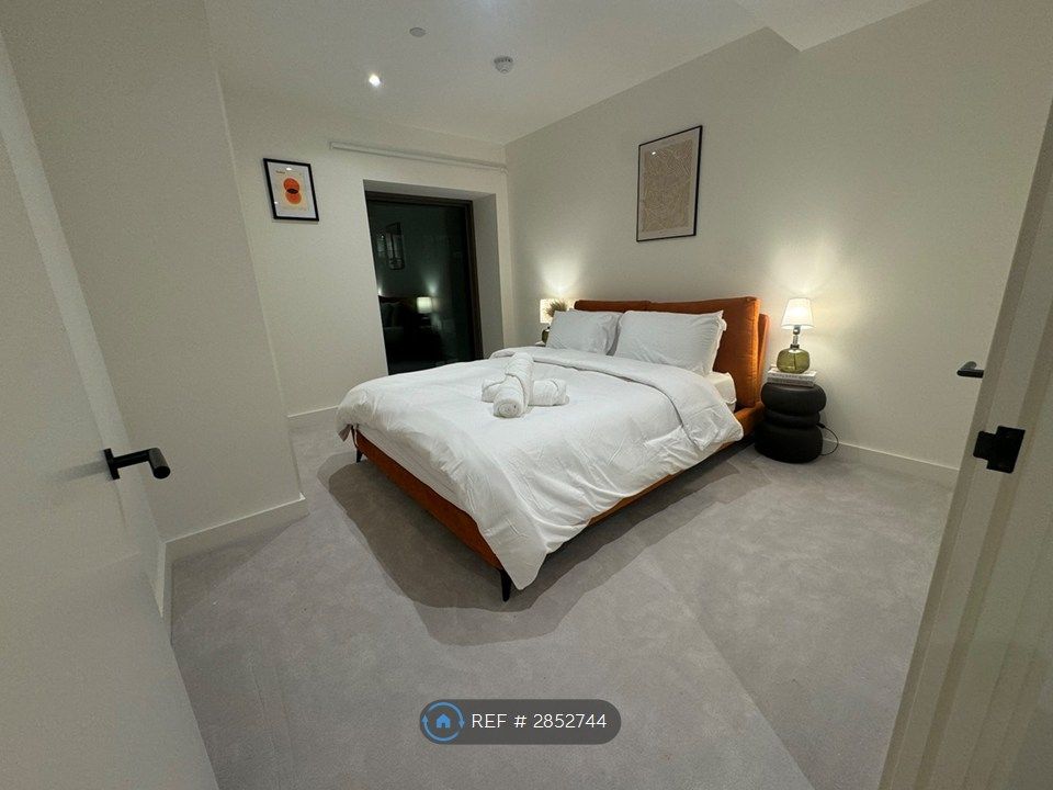 Property photo 2 of 34 Bedroom 1