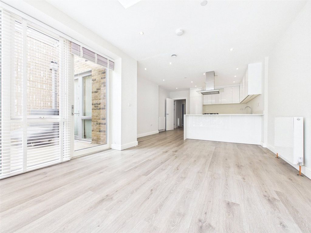 Property photo 3 of 15 Reception / Kitchen