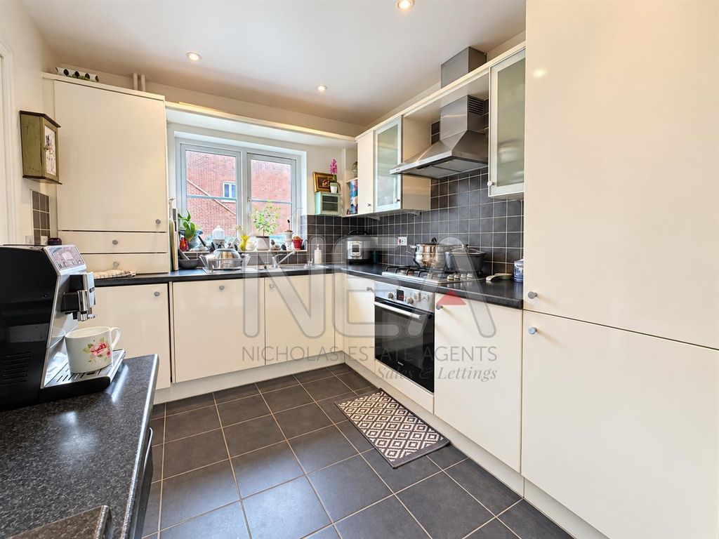 Property photo 3 of 15 Kitchen