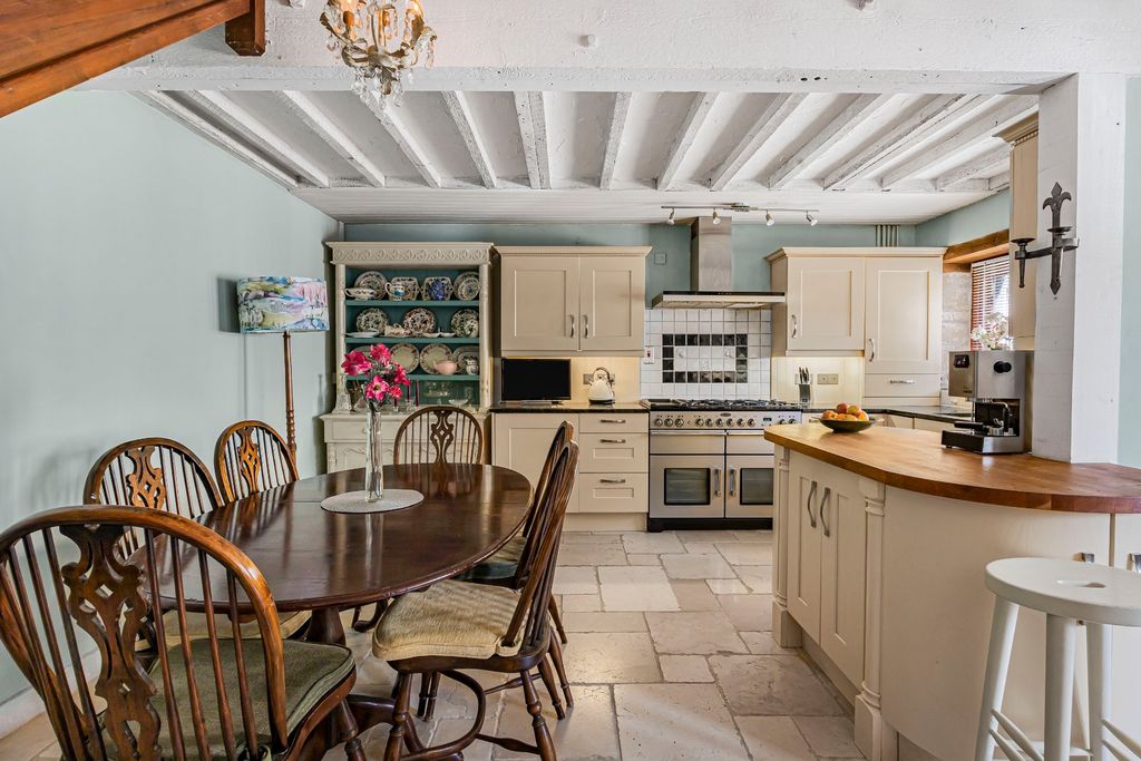 Property photo 3 of 37 Kitchen/Dining